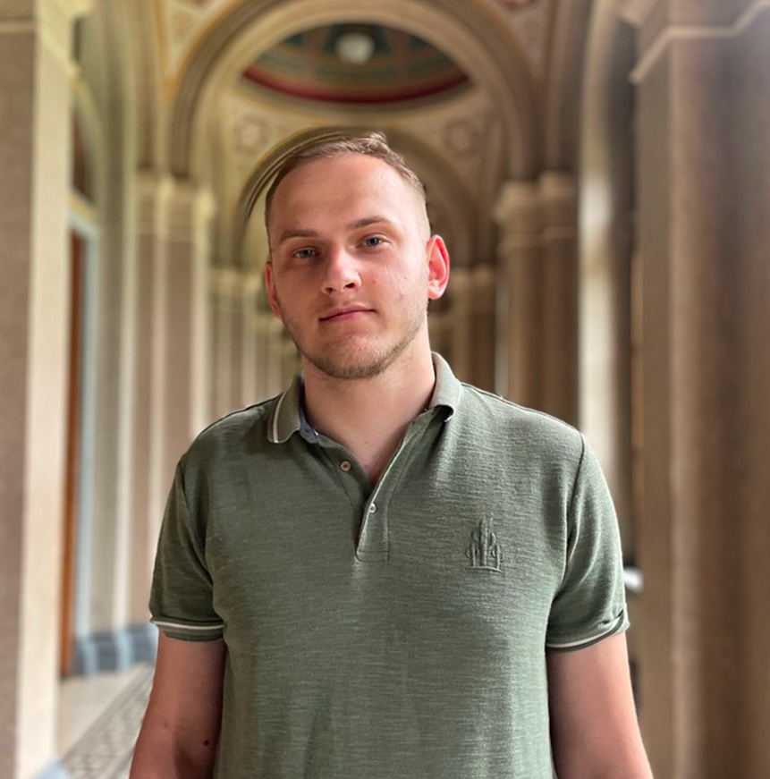 Микола Мельник